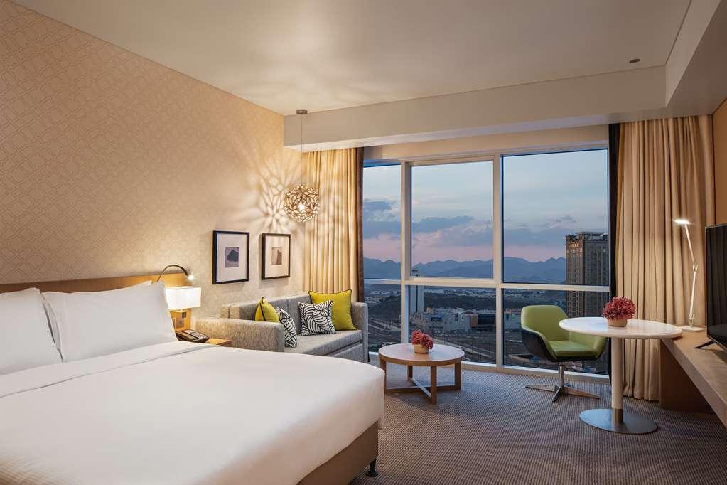 Doubletree By Hilton Fujairah City الغرفة الصورة
