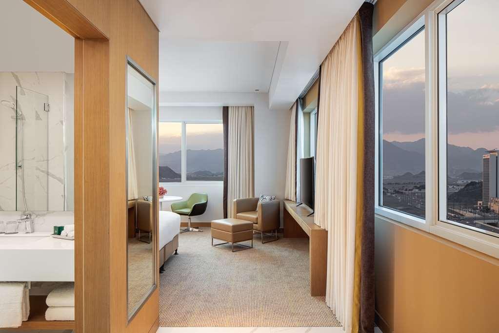 Doubletree By Hilton Fujairah City الغرفة الصورة