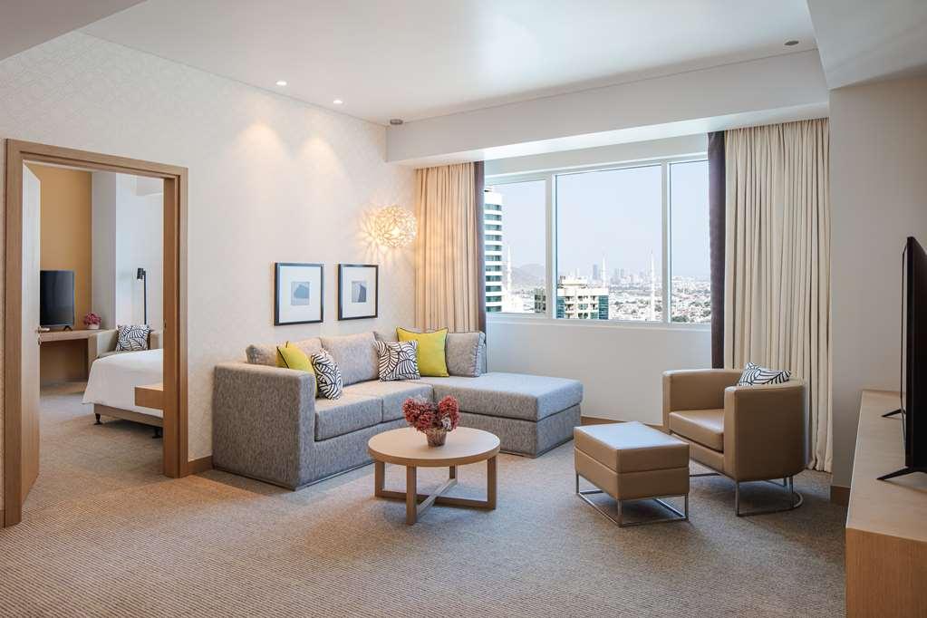 Doubletree By Hilton Fujairah City الغرفة الصورة
