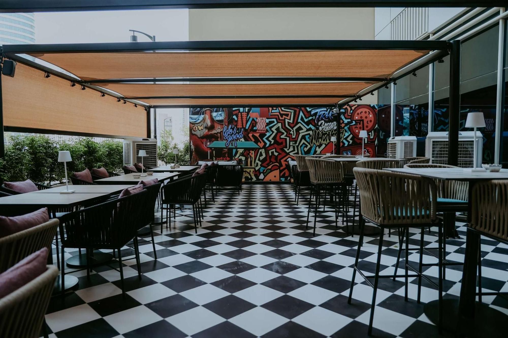 Doubletree By Hilton Fujairah City المظهر الخارجي الصورة The interior of the restaurant
