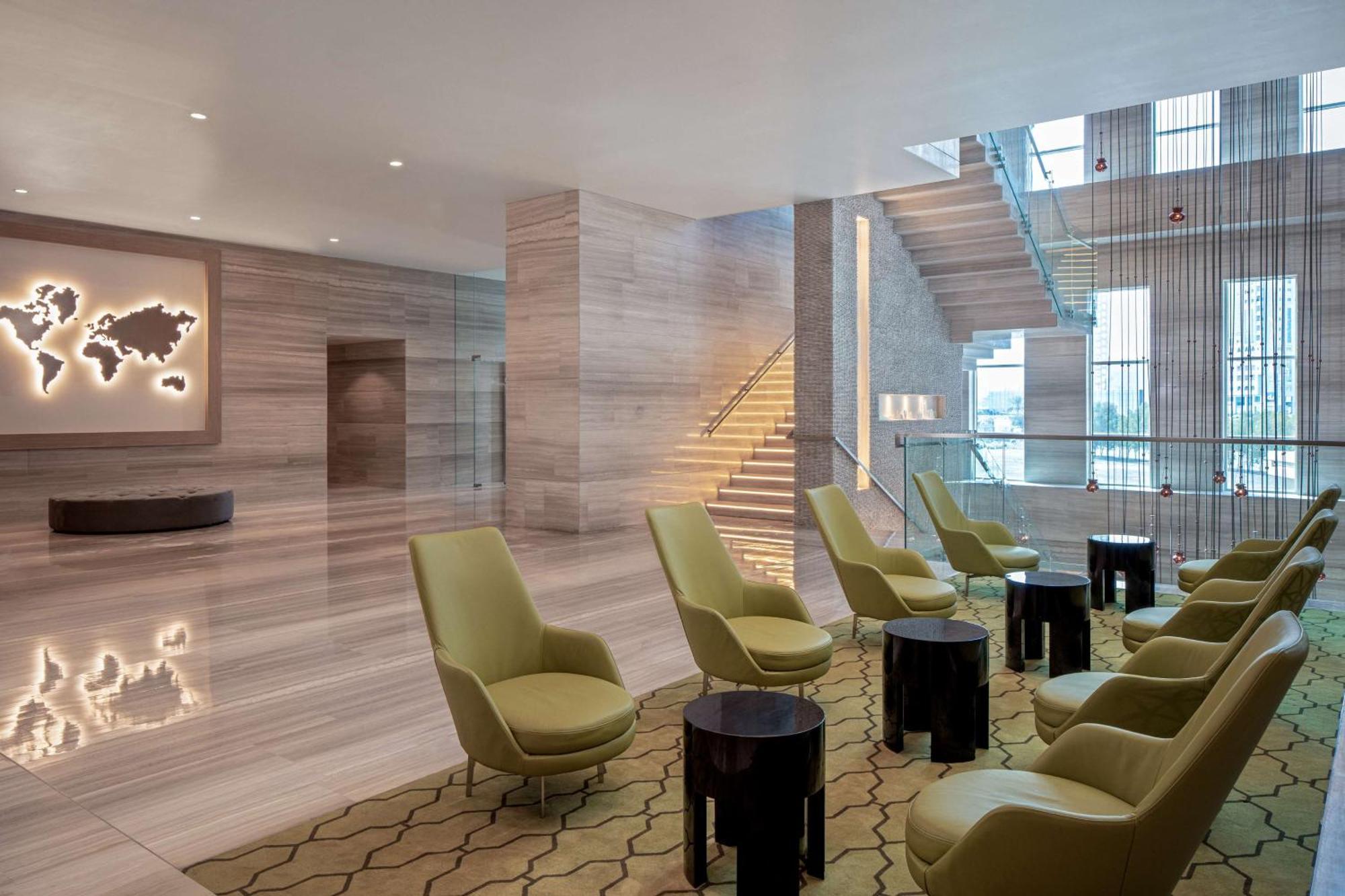 Doubletree By Hilton Fujairah City المظهر الخارجي الصورة The lobby of the hotel