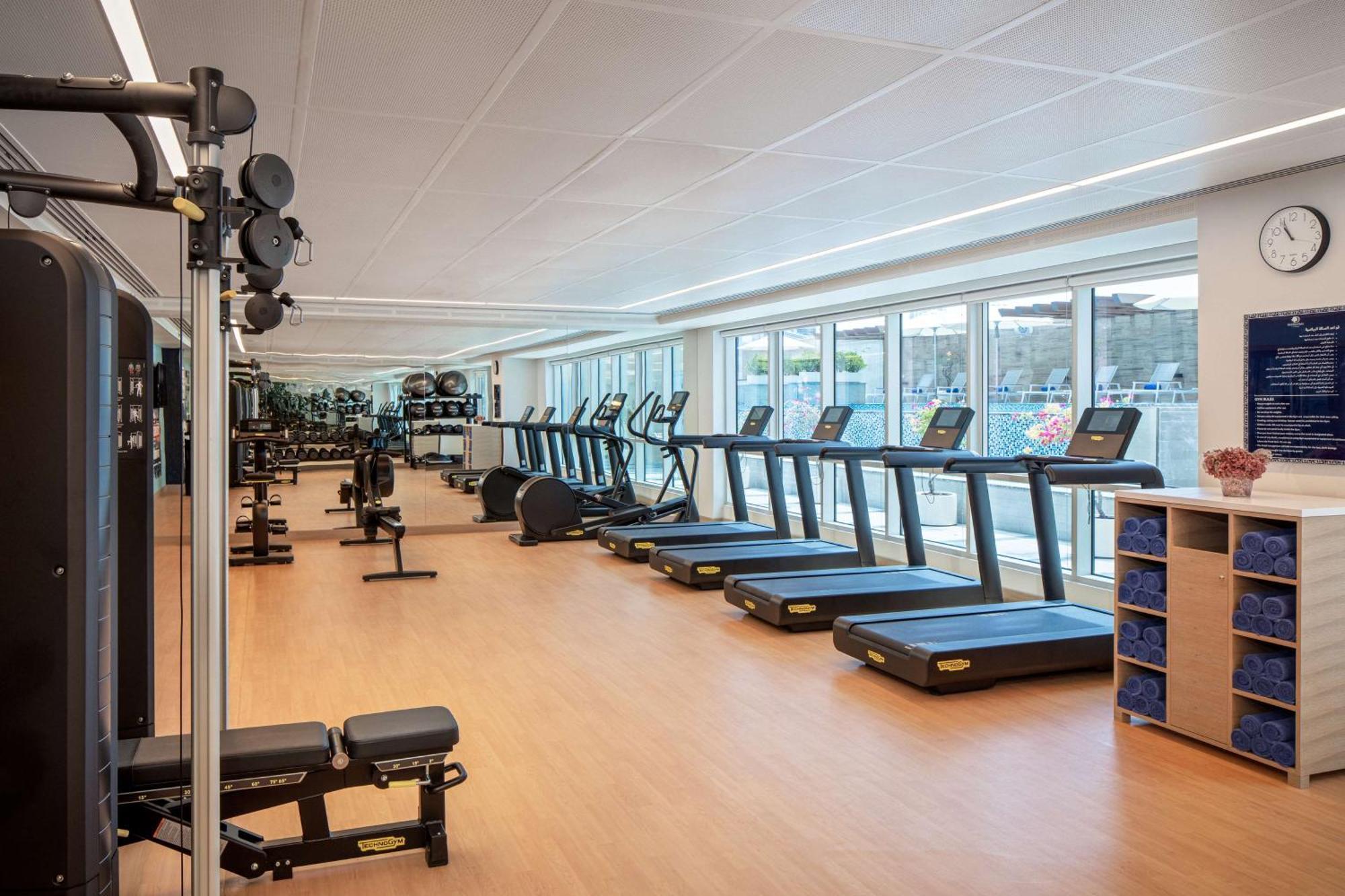 Doubletree By Hilton Fujairah City المظهر الخارجي الصورة The gym at the London Business School