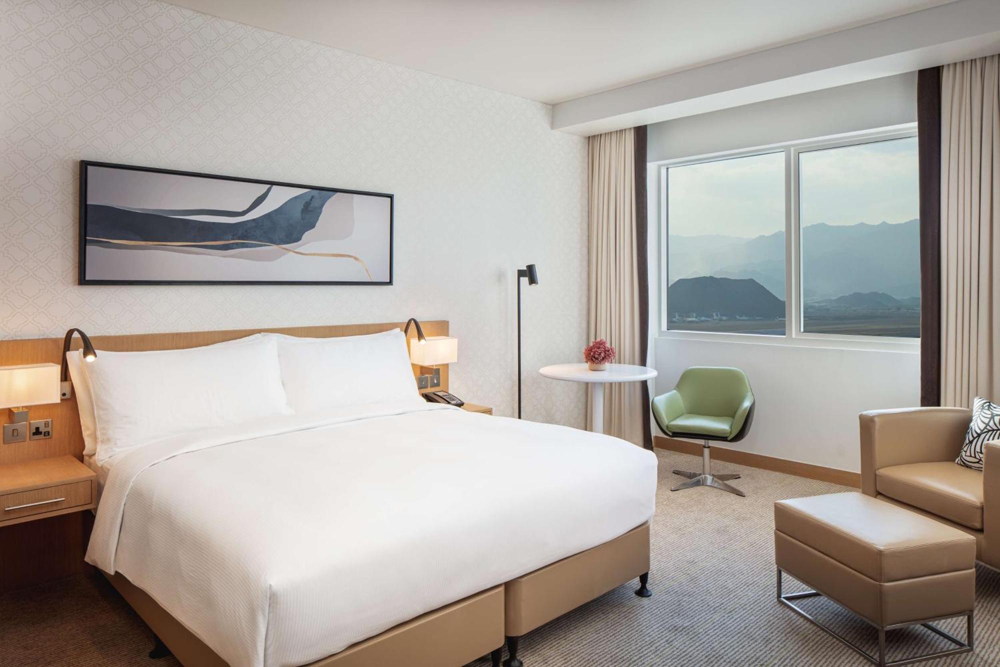 Doubletree By Hilton Fujairah City المظهر الخارجي الصورة Deluxe Room