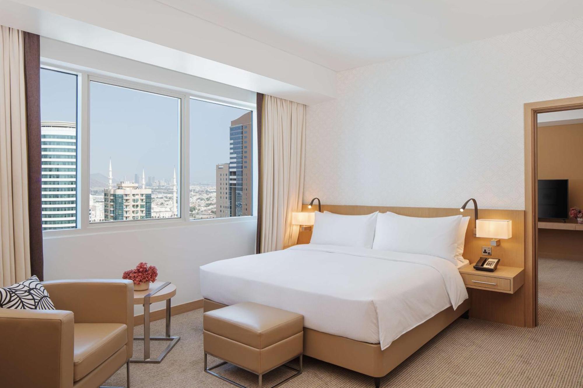 Doubletree By Hilton Fujairah City المظهر الخارجي الصورة